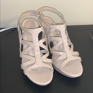 2 for 15! Naturalizer Nude Heels size 7M